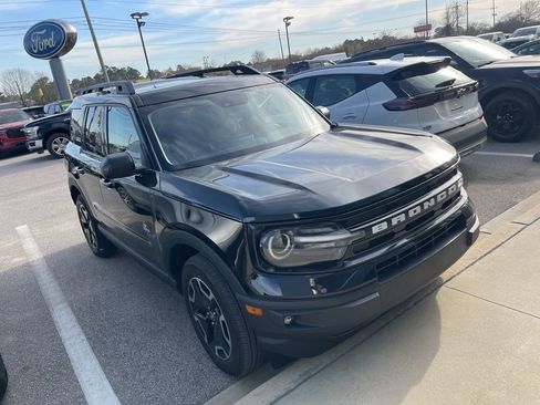Certified 2023 Ford Bronco Sport Outer Banks w/ Tech Package image 2