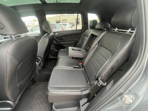Used 2022 Volkswagen Tiguan SEL R-Line image 12