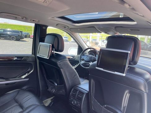 Used 2010 Mercedes-Benz GL 550 4MATIC image 13