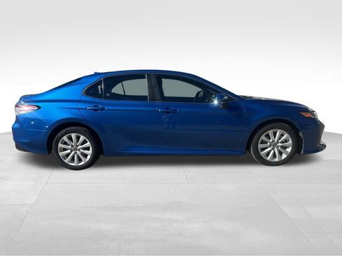 Used 2020 Toyota Camry LE w/ Convenience Package FWD image 8