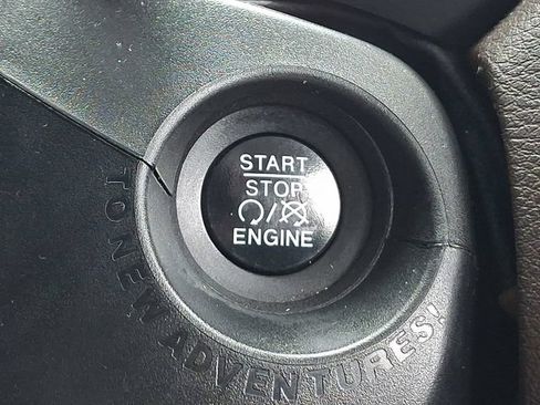 Used 2015 Jeep Renegade Limited AWD/4WD image 18
