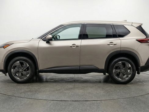 Used 2025 Nissan Rogue SV image 5