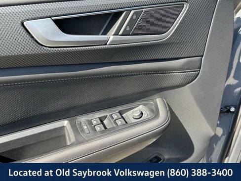Certified 2025 Volkswagen Atlas Cross Sport SEL R-Line AWD/4WD image 34