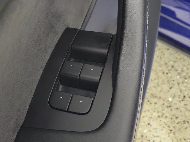 Used 2022 Tesla Model Y Long Range AWD/4WD image 22