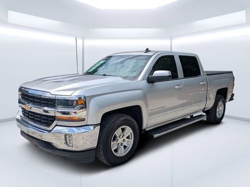 Used 2018 Chevrolet Silverado 1500 LT w/ LT Eassist Package RWD image 7