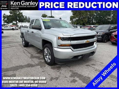 Used 2018 Chevrolet Silverado 1500 Custom w/ Custom Value Package AWD/4WD image 1
