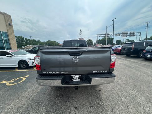 Used 2017 Nissan Titan SV AWD/4WD image 4