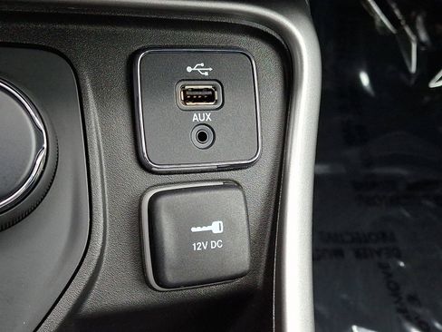 Used 2018 Jeep Compass Latitude w/ Popular Equipment Group image 24