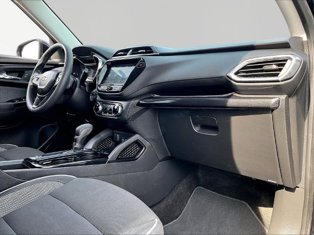 Used 2023 Chevrolet TrailBlazer LT w/ Convenience Package FWD image 14