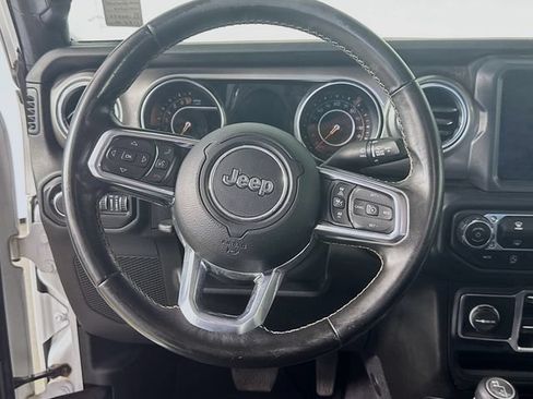 Used 2020 Jeep Gladiator Overland AWD/4WD image 12