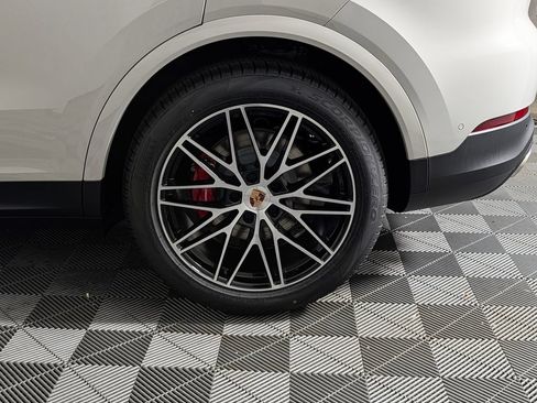 New 2026 Porsche Cayenne S AWD/4WD image 12