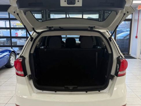 Used 2018 Dodge Journey SXT w/ Blacktop Package image 9