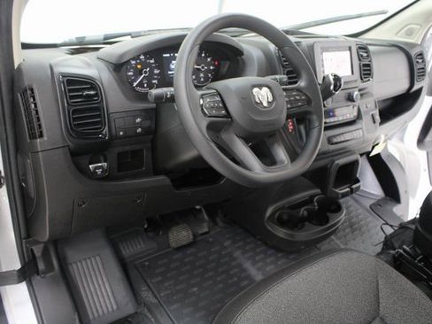 Used 2025 RAM ProMaster 2500 w/ Convenience Group image 8