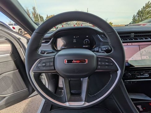 New 2025 Jeep Grand Cherokee L Limited w/ Trailer Tow Package image 19