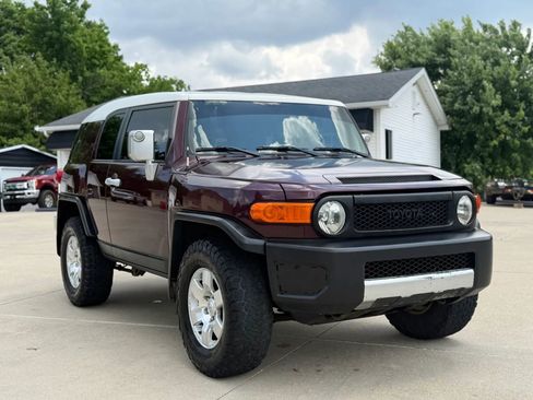 Used 2007 Toyota FJ Cruiser 4WD image 1