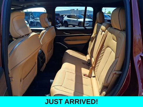 Used 2025 Jeep Grand Cherokee Summit AWD/4WD image 10