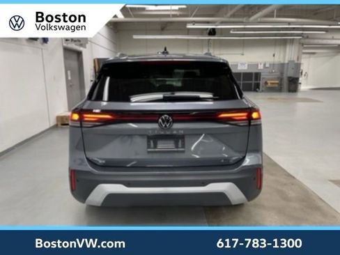 New 2026 Volkswagen Tiguan SE image 3