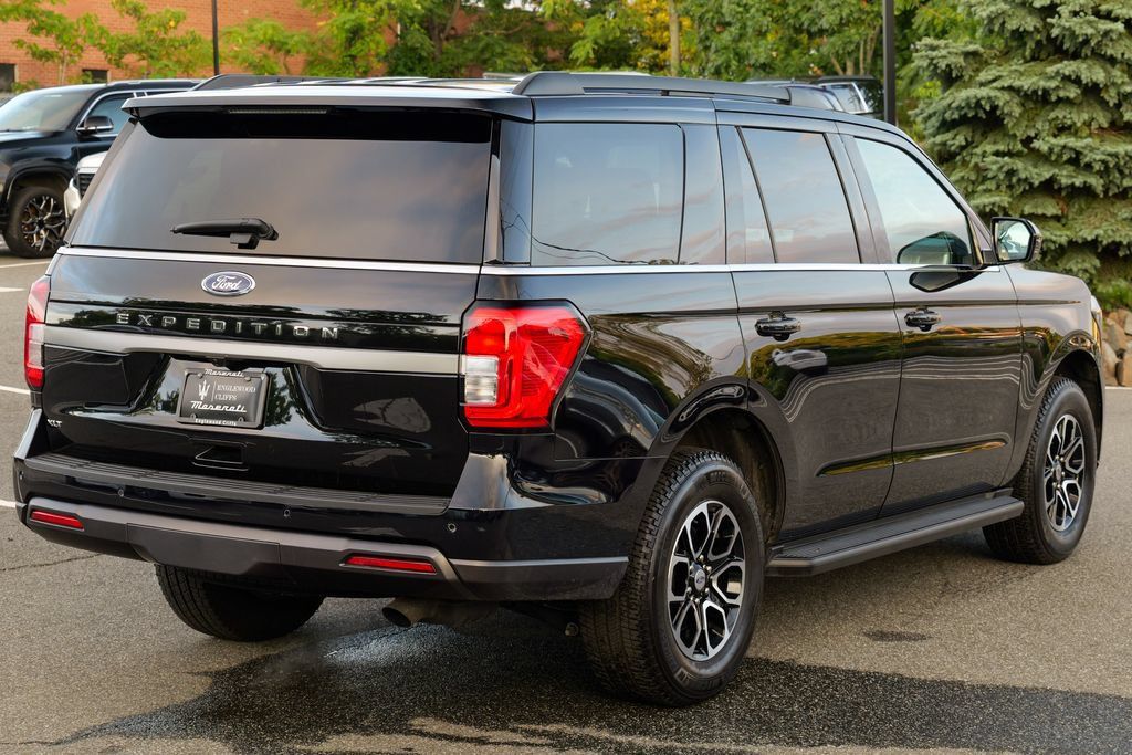 Used 2023 Ford Expedition XLT AWD/4WD image 7