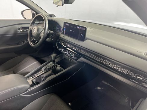 Used 2024 Honda Accord Sport image 27