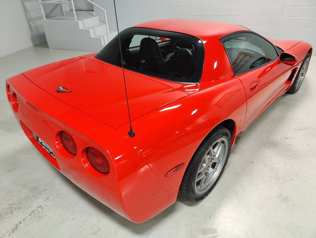 Used 2004 Chevrolet Corvette Z06 w/ Memory Package RWD image 6