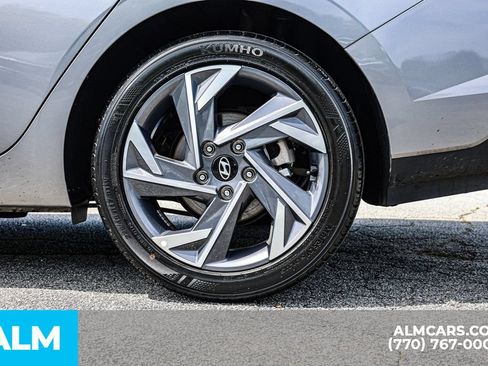Used 2025 Hyundai Elantra Sport FWD image 17
