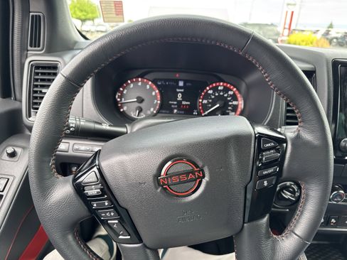 Used 2023 Nissan Frontier PRO-4X w/ Pro Convenience Package image 13