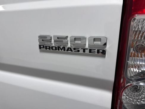 Used 2024 RAM ProMaster 2500 w/ Convenience Group FWD image 17
