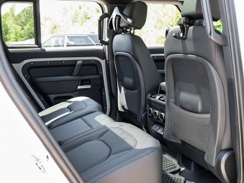 New 2026 Land Rover Defender 110 X-Dynamic SE AWD/4WD image 46