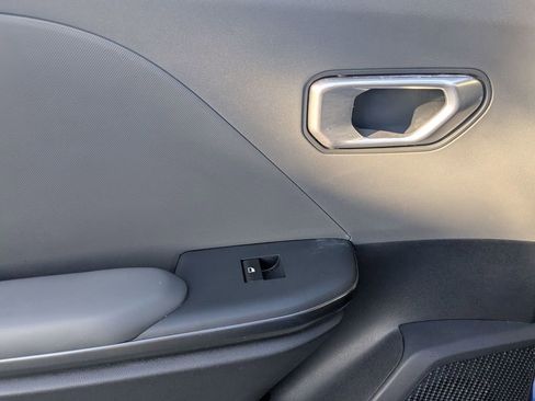 Used 2025 Kia K4 LXS image 23