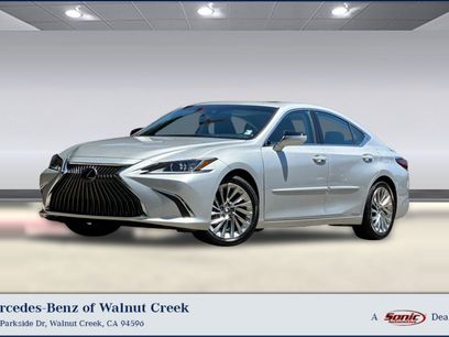 Used 2019 Lexus ES 300h w/ Accessory Package 2