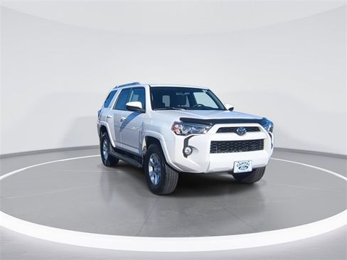 Used 2018 Toyota 4Runner SR5 image 2