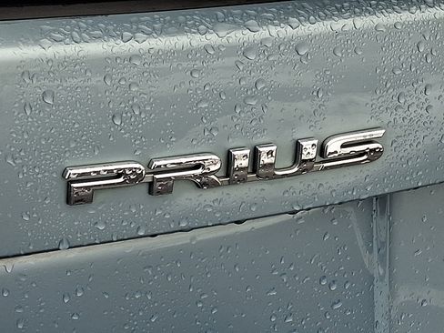 Used 2014 Toyota Prius Two image 10