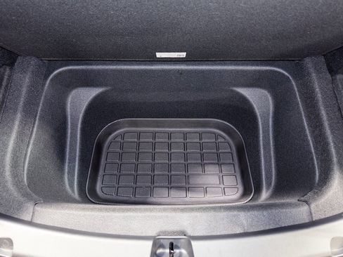 Used 2024 Tesla Model Y Long Range image 26