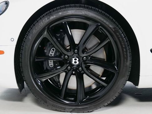 Used 2021 Bentley Continental GT V8 image 26