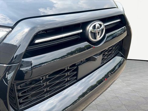 Used 2023 Toyota 4Runner SR5 Premium w/ Moonroof Package AWD/4WD image 33