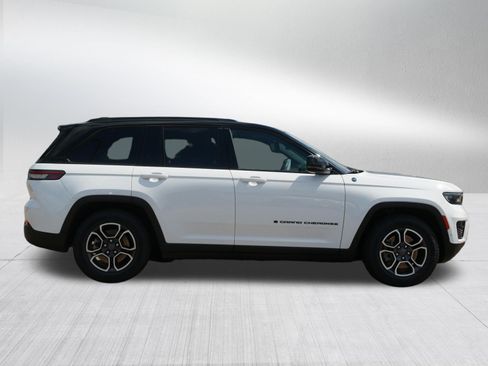 Used 2023 Jeep Grand Cherokee Trailhawk w/ Advanced Protech Group II AWD/4WD image 8