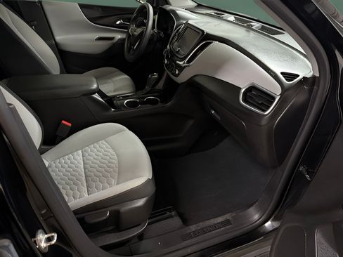 Used 2021 Chevrolet Equinox LS w/ LS Convenience Package AWD/4WD image 14