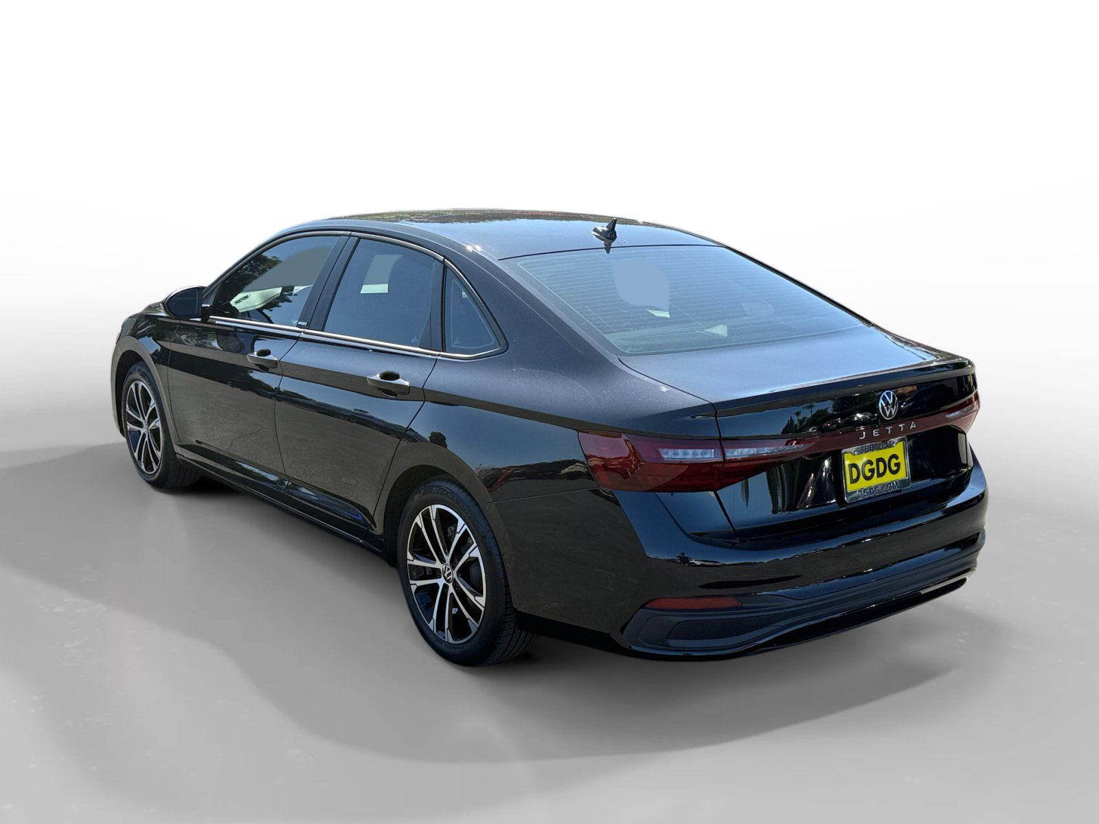 Used 2025 Volkswagen Jetta Sport FWD image 3