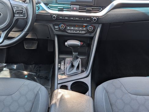 Used 2021 Kia Niro LXS image 18