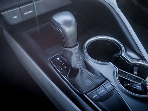 Used 2024 Toyota Camry SE image 22