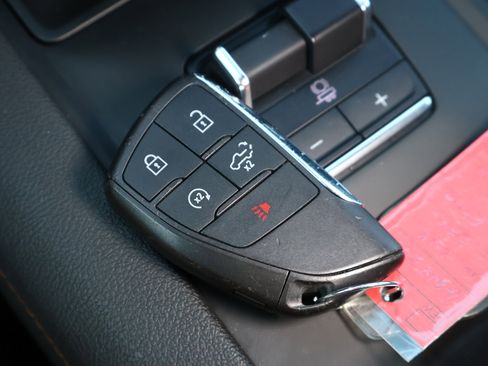 Used 2024 GMC Sierra 1500 AT4 w/ Technology Package image 31