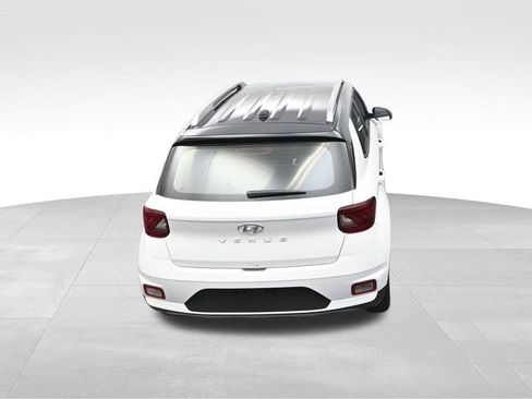 Used 2025 Hyundai Venue Limited FWD image 27
