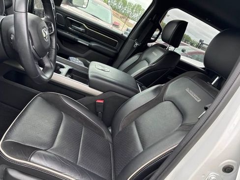 Used 2023 RAM 1500 Laramie AWD/4WD image 3