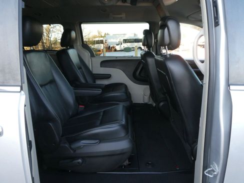 Used 2011 Chrysler Town & Country Touring-L w/ Entertainment Group #2 image 26