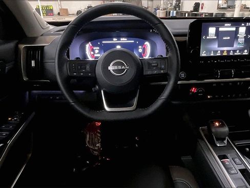 Used 2024 Nissan Pathfinder Platinum w/ Cargo Package image 5