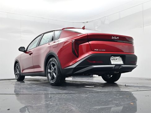 New 2025 Kia K4 LXS image 37