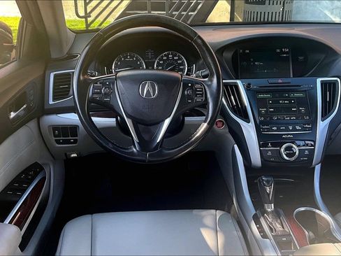 Used 2017 Acura TLX FWD image 7