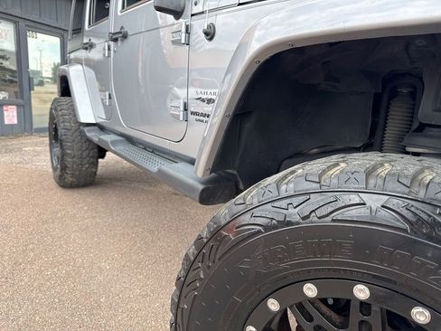 Used 2014 Jeep Wrangler Unlimited Sahara w/ Connectivity Group AWD/4WD image 40