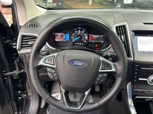 Used 2019 Ford Edge Titanium w/ Cold Weather Package image 10