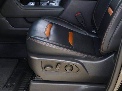 Used 2024 GMC Sierra 1500 AT4 w/ Technology Package AWD/4WD image 19